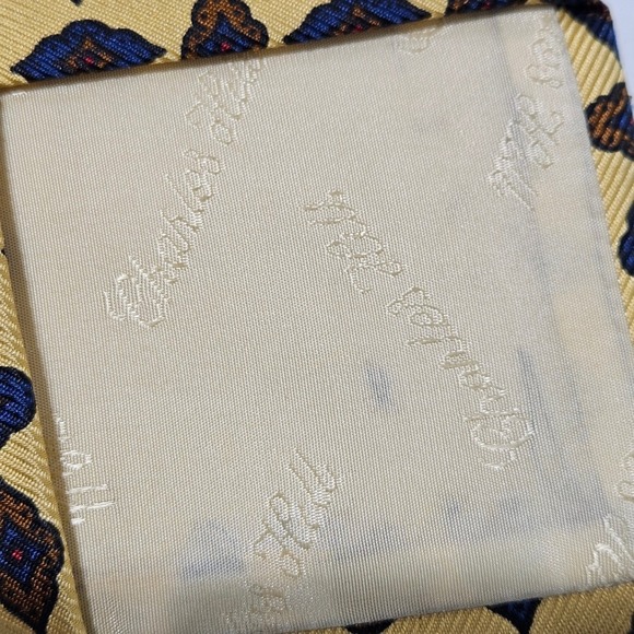 Charles Hill Mens Silk Necktie Geometric Pattern Yellow Blue Brown - Picture 3 of 4